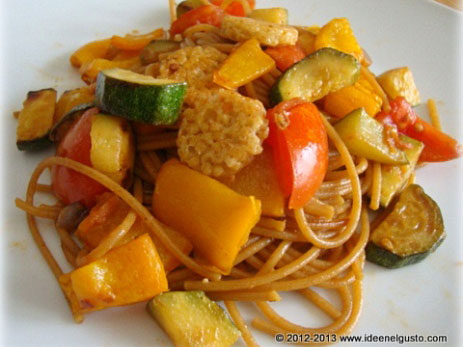 Spaghetti integrali con macedonia di verdure